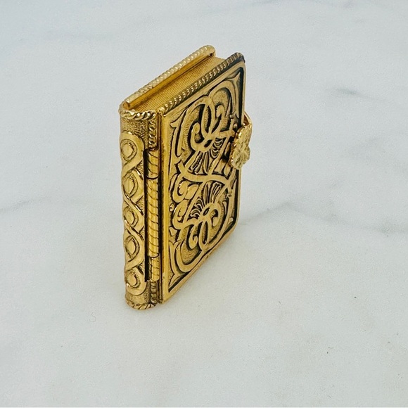 Vintage 1971 Avon Memory Book Solid Perfume Compact Scroll Vanity Collectible - Picture 5 of 12